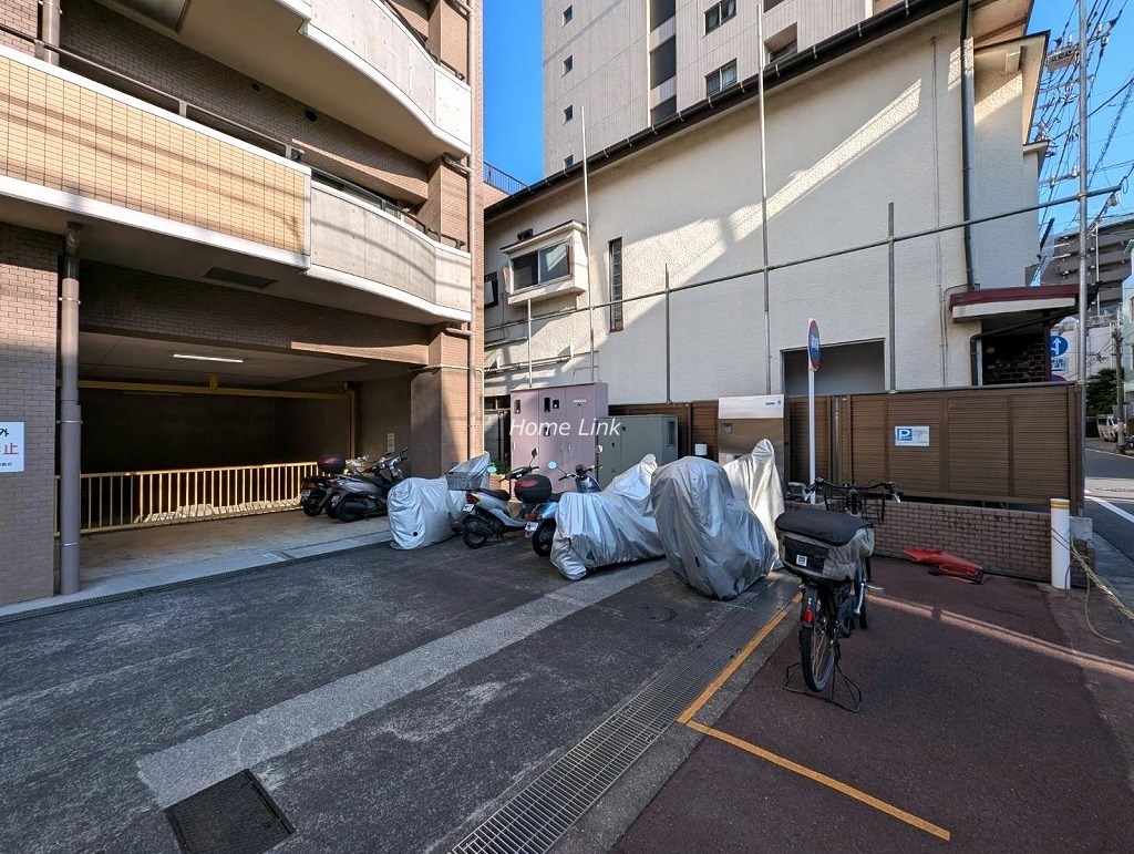 日神パレステージ大山　バイク置き場
